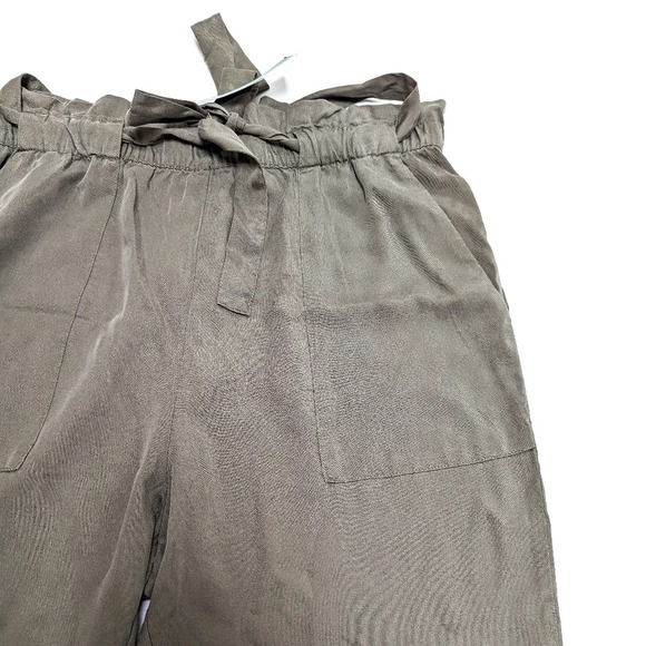 NWT H&M Conscious Olive Green Paper Bag Pants size 12 - Picture 3 of 9
